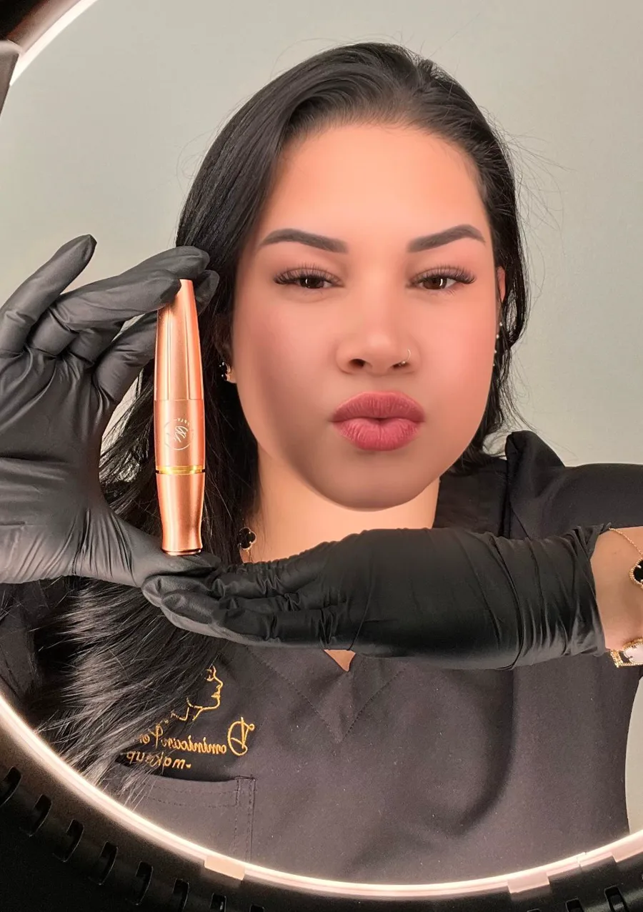 Rachel Rivas - Artista Certificada de Maquillaje Permanente